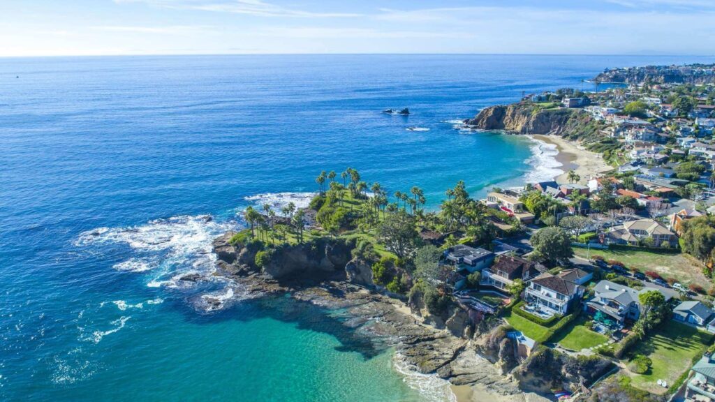 moving team in laguna beach